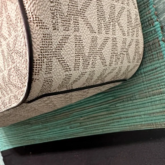 Michael Kors Jet Set Travel large chain shoulder tote bag - Picture 4 of 14